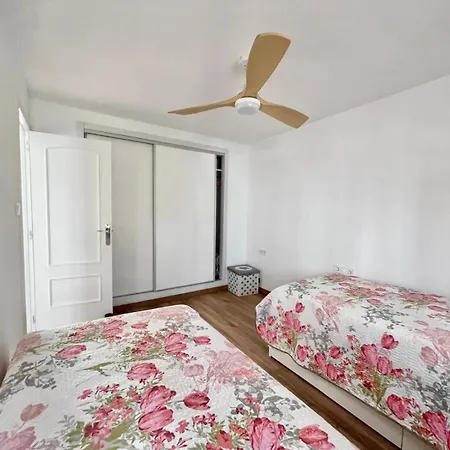 アパート Poniente Luxury Seafront